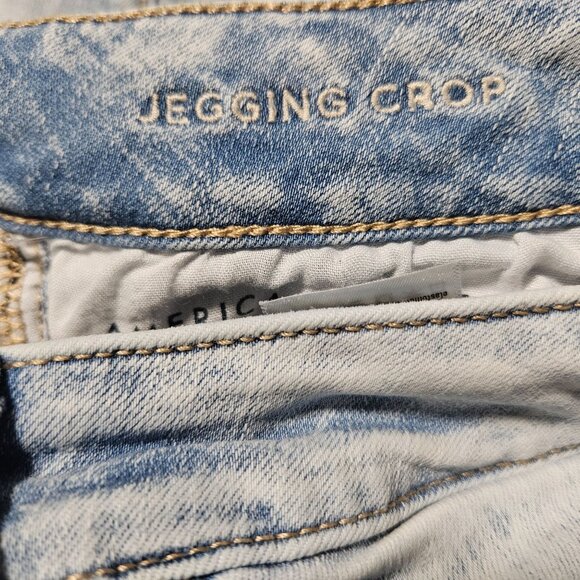 American Eagle Jegging Crop Jeans Womens Size 10 Light Wash Ripped Denim - Picture 8 of 9